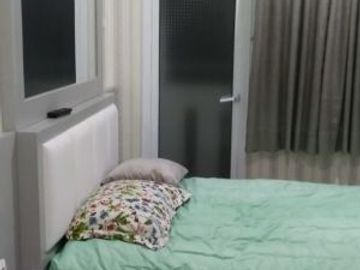 Apartemen green pramuka city studio bulanan full furnish