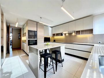 Departamento venta de 4 dorm y serv. salita Lo Barnechea