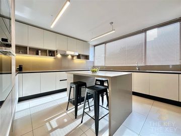 Departamento venta de 4 dorm y serv. salita Lo Barnechea