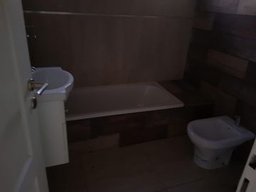 CASA EN BARRIO CERRADO A ESTRENAR