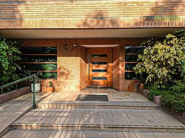 Departamento en venta de 3 dorm. en Las Condes