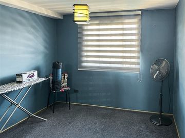 Casa de 4 dormitorios con piscina y 2 estacionamientos