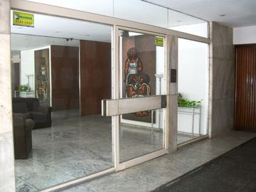 Bulnes y Charcas - Piso de 5 amb cochera - Barrio Norte