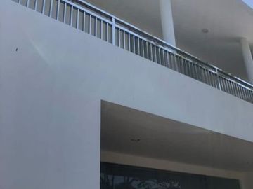 RUMAH HOOK CLUSTER SANDIEGO Hadap selatan timur