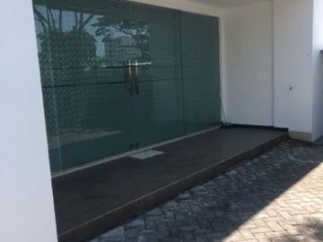 RUMAH HOOK CLUSTER SANDIEGO Hadap selatan timur