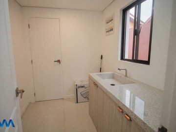 Ponticelli Hills House for Sale