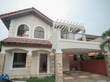 Ponticelli Hills House for Sale