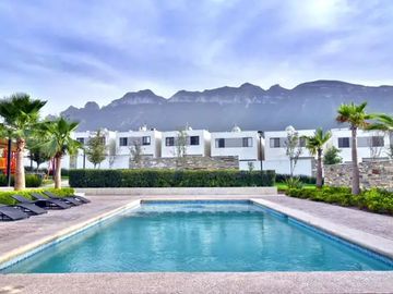 CASA EN FRACC PRIVADO CUMBRES