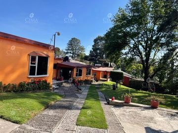 Venta casa jardín con bosque - V270-2