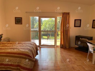 Venta casa jardín con bosque - V270-2