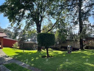 Venta casa jardín con bosque - V270-2