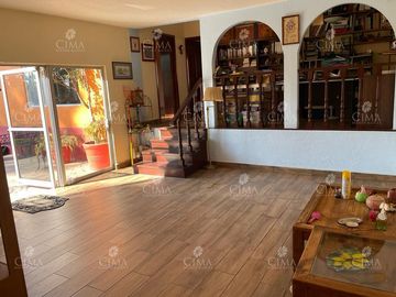 Venta casa jardín con bosque - V270-2