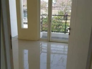 Dijual Rumah Green Lake Wonorejo, Siap Huni, Surabaya Timur