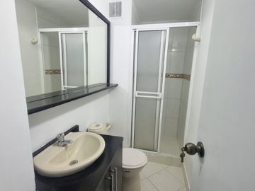 apartamento en arriendo en el rodeo. Cod A515148