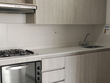 apartamento en arriendo/venta en maderos del retiro. Cod A401154