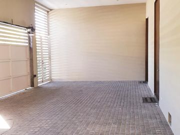 RESIDENCIA EN VENTA COL. DEL VALLE, SAN PEDRO GARZA GARCÍA