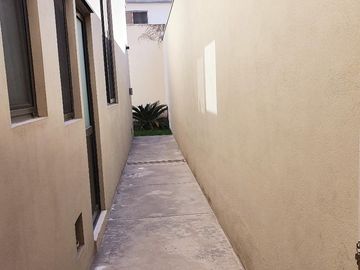 RESIDENCIA EN VENTA COL. DEL VALLE, SAN PEDRO GARZA GARCÍA