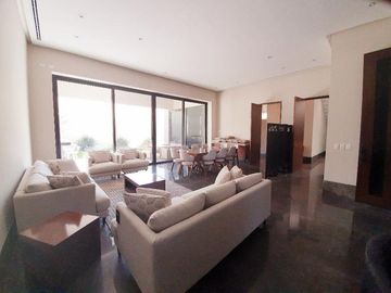 RESIDENCIA EN VENTA COL. DEL VALLE, SAN PEDRO GARZA GARCÍA