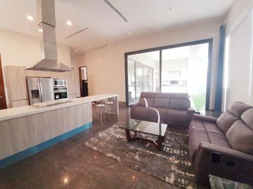 RESIDENCIA EN VENTA COL. DEL VALLE, SAN PEDRO GARZA GARCÍA