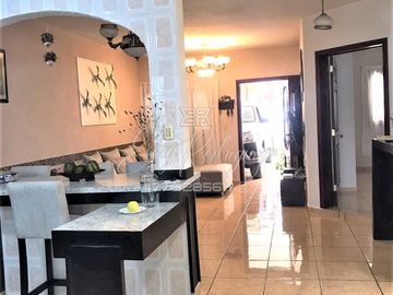 CASA EN VENTA, PORTALES DE SAN SEBASTIAN, UN PISO, 2 REC. 2 AUTOS, S/A SN PANCHO