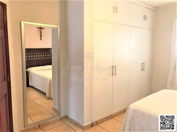 CASA EN VENTA, PORTALES DE SAN SEBASTIAN, UN PISO, 2 REC. 2 AUTOS, S/A SN PANCHO