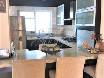 CASA EN VENTA, PORTALES DE SAN SEBASTIAN, UN PISO, 2 REC. 2 AUTOS, S/A SN PANCHO