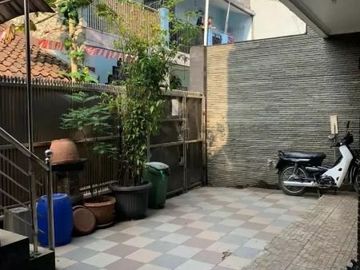 Masuk Gang !! Rumah induk dan kost terusan buah batu dekat batununggal bandung.