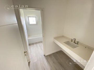 Casa A Estrenar en barrio El Trebol, Haras Santa María