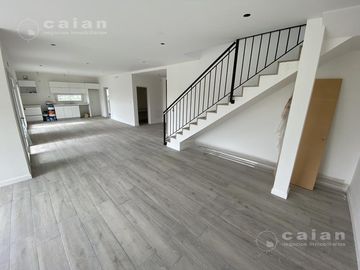 Casa A Estrenar en barrio El Trebol, Haras Santa María