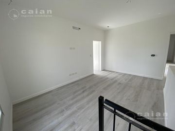 Casa A Estrenar en barrio El Trebol, Haras Santa María