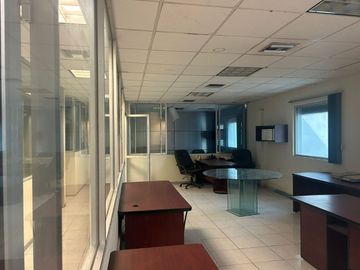 Oportunidad de Inversión en Bodega Industrial - Ubicación Estratégica en Gdlpe