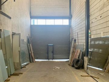 Oportunidad de Inversión en Bodega Industrial - Ubicación Estratégica en Gdlpe