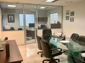 Oportunidad de Inversión en Bodega Industrial - Ubicación Estratégica en Gdlpe