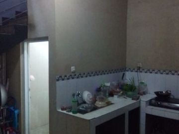 1 unit ruko 2,5 lantai bangunan thn 2018 lokasi strategis pinggir jalan ramai di Cijambe Bdg | SUTIAH