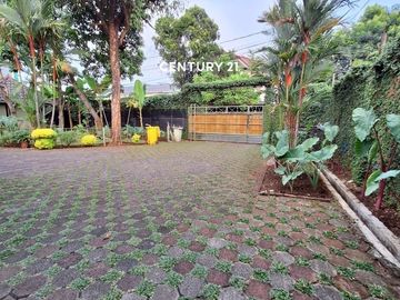 Rumah Dengan Tanah Luas Strategis Dekat UIN Dan MRT Lebak Bulus