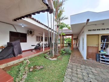 Rumah Dengan Tanah Luas Strategis Dekat UIN Dan MRT Lebak Bulus