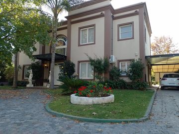 Venta de casa 6 ambientes Barrio Privado el Buen Retiro