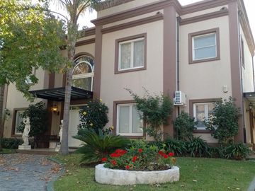 Venta de casa 6 ambientes Barrio Privado el Buen Retiro