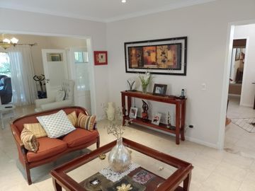 Venta de casa 6 ambientes Barrio Privado el Buen Retiro