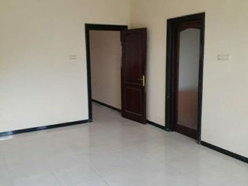 Rumah Kejawan putih mutiara Hadap Selatan, 2200watt, semi Furnish