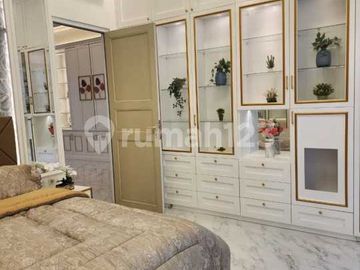 Rumah Modern Classic Super Cozy di Pondok Indah, Lokasi Premium