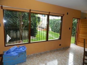 VENTA CASA 3 AMB CON DEPARTAMENTO AL FRENTE TEMPERLEY E.