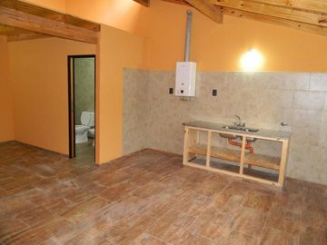 VENTA CASA 3 AMB CON DEPARTAMENTO AL FRENTE TEMPERLEY E.