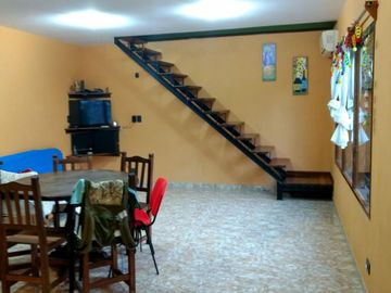 VENTA CASA 3 AMB CON DEPARTAMENTO AL FRENTE TEMPERLEY E.