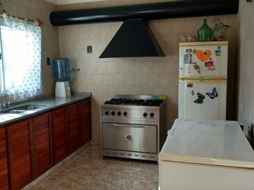 VENTA CASA 3 AMB CON DEPARTAMENTO AL FRENTE TEMPERLEY E.