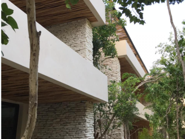 Departamento con alberca privada lock off, en Aldea Zama venta.