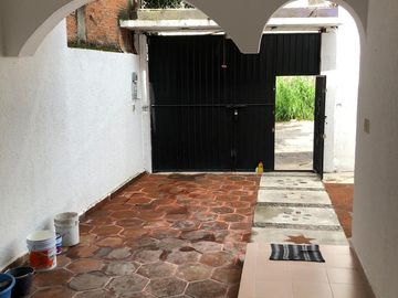 CASA A LA VENTA EN UNA DE LAS MEJORES ZONAS DE JIUTEPEC