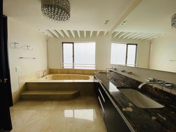 apartamento en venta en aguacatal. Cod V1290