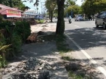 Tanah langkai di pusat Praya berseberangan dengan rs siloam, dekat akses ke bandara cilik riwut