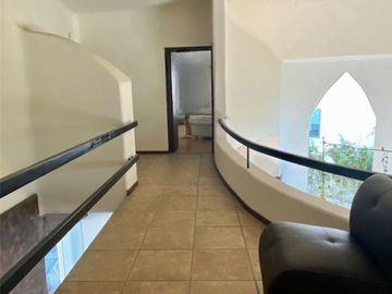 CASA EN PORTAL DEL HUAJUCO EN VENTA